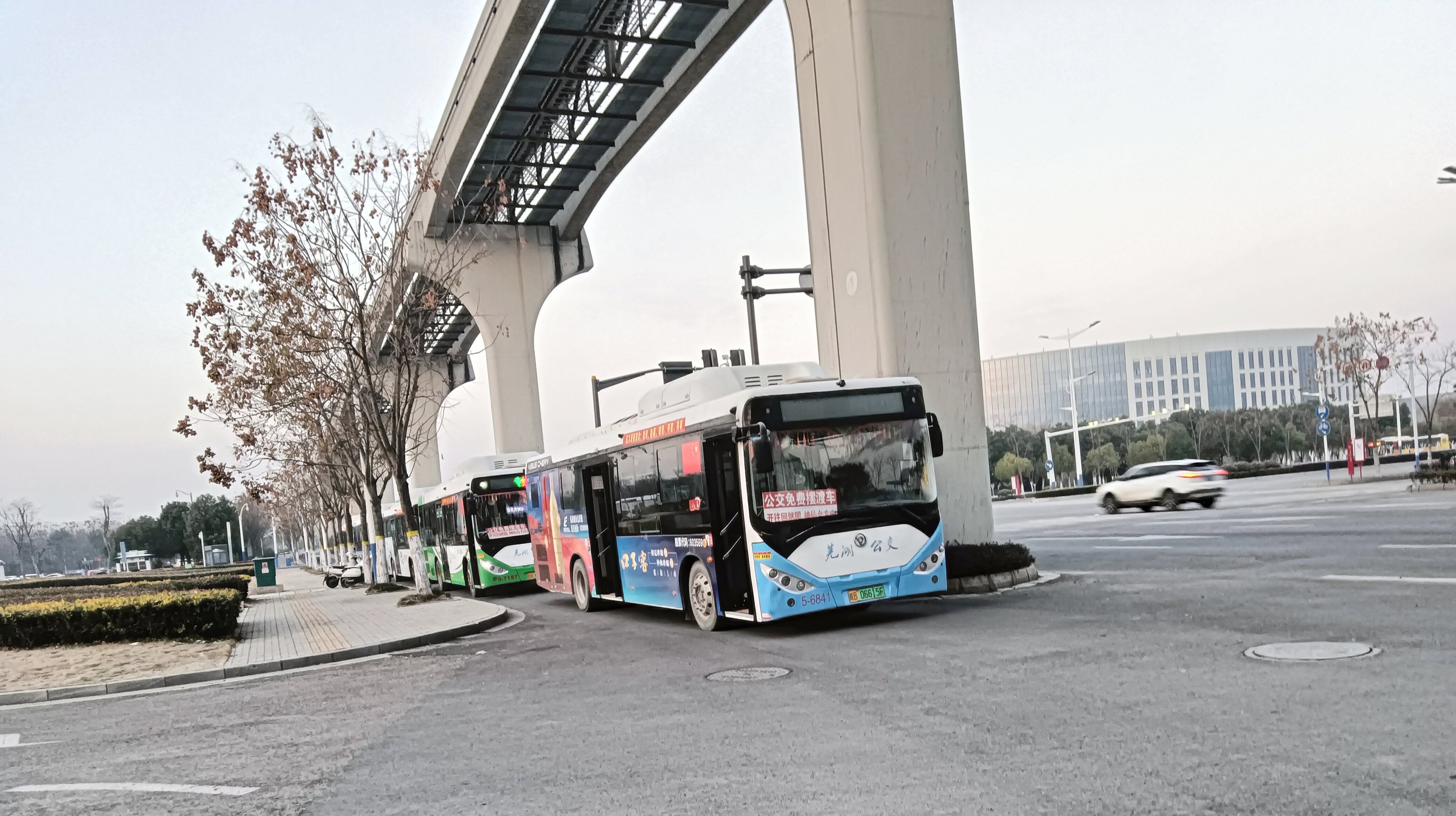 芜湖公交护航“冬至祭扫”，安全运送客流 132.6万人次